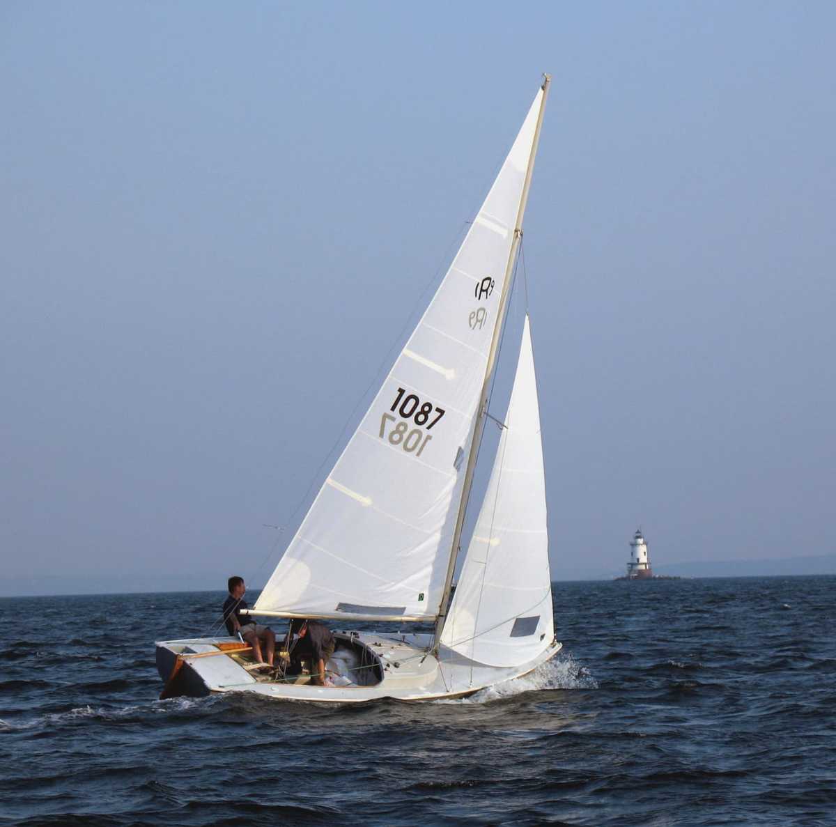 rhodes 19 sailboat review